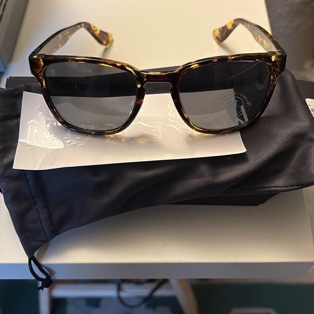 Kaenon Avalon polarized Sunglasses